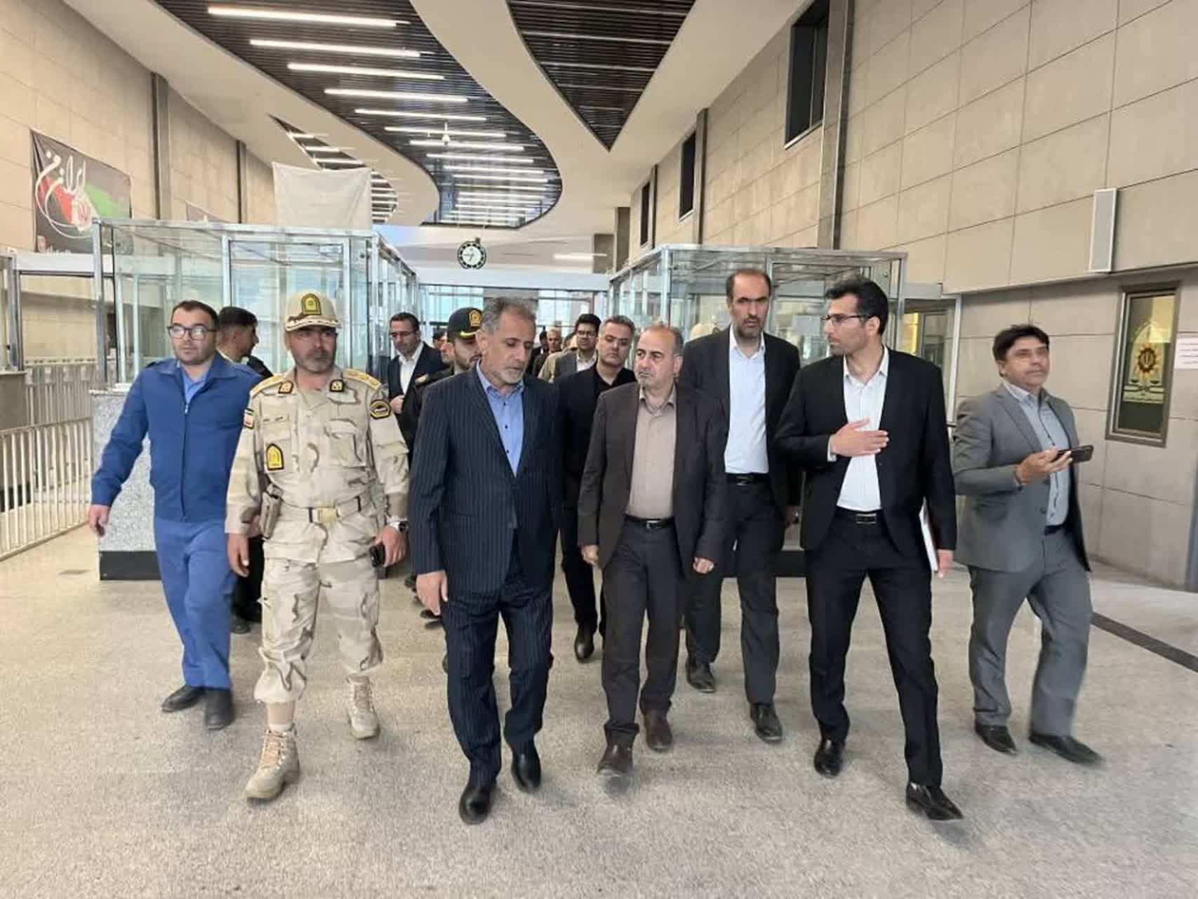 بازدید مدیرکل امور مرزی وزارت کشور از پایانه و گمرک رازی خوی