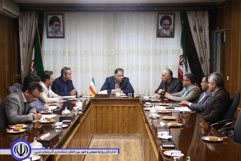 معاون هماهنگی امور اقتصادی و توسعه منابع استاندار آذربایجان غربی خبر داد: یک گروه سرمایه گذاری بزرگ در آذربایجان غربی سرمایه گذاری می کند