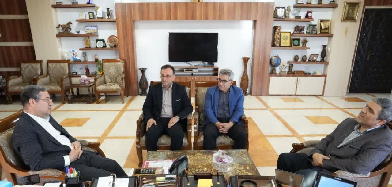 دیدار مدیر هلدینگ سرمایهگذاری سیمان تامین با استاندار آذربایجانغربی