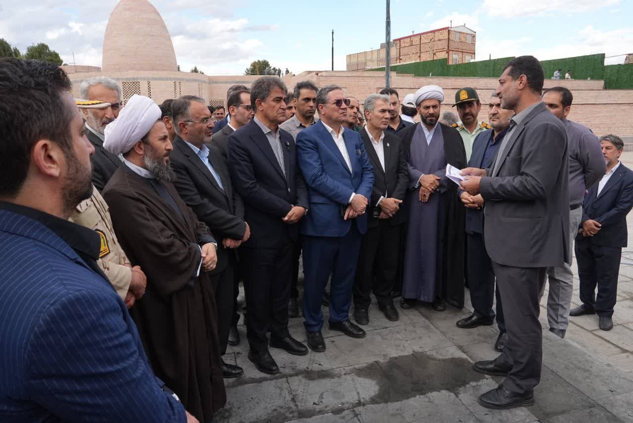 استاندار آذربایجانغربی روند تکمیل بارگاه شمس تبریزی را بررسی کرد