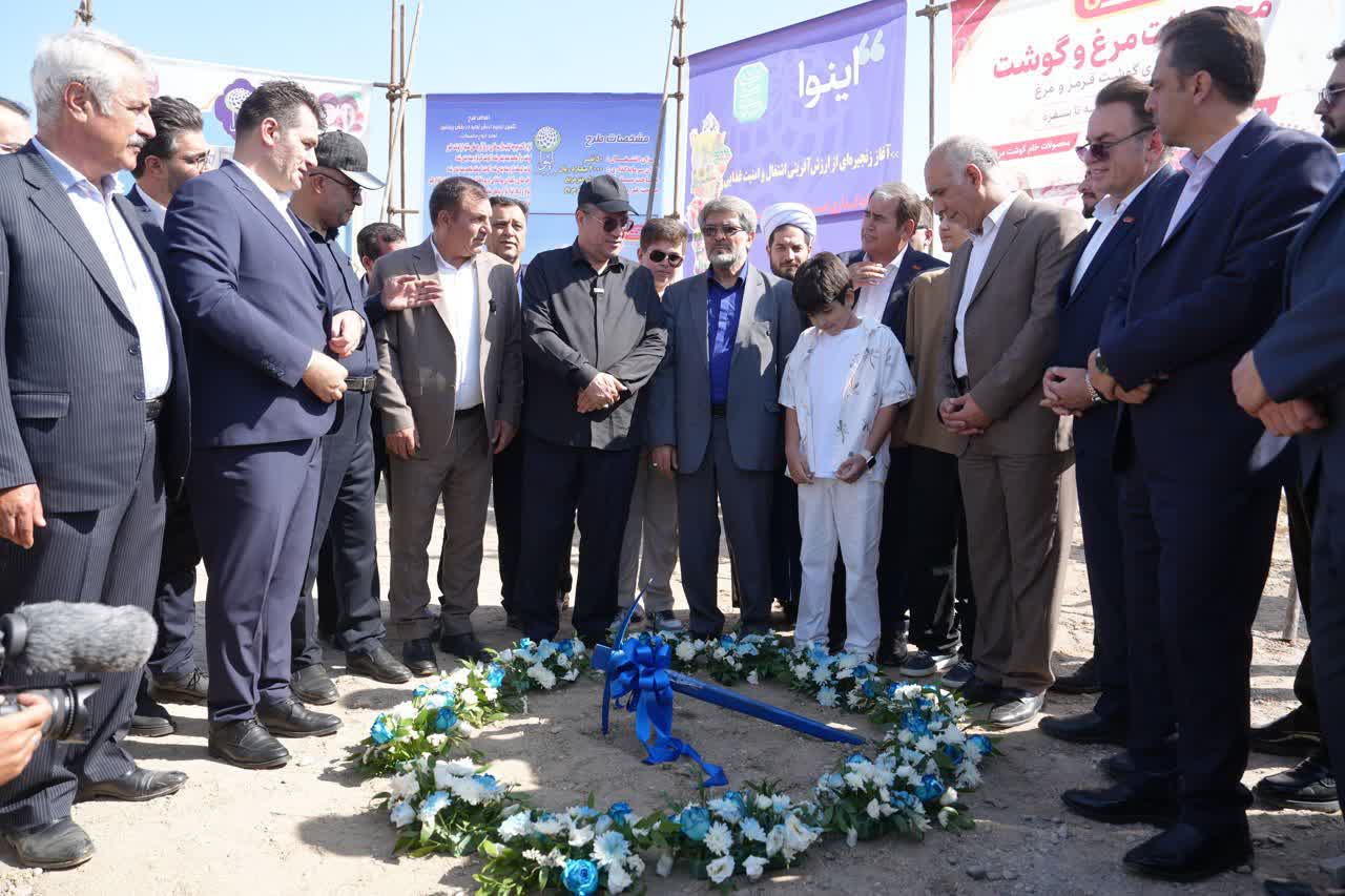 آغاز عملیات اجرایی طرح تولید فرآورده‌های گوشتی اروم گوهردانه در میاندوآب + تصاویر