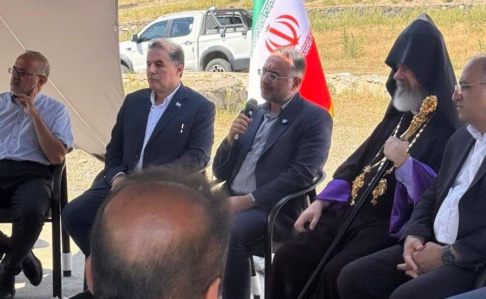 مردم ایران با تنوع قومی، زبانی و مذهبی، خانواده بزرگ ملت ایران را تشکیل داده‌اند