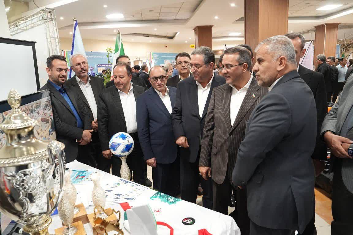 بازدید معاون رئیسجمهور و استاندار آذربایجانغربی از نمایشگاه دستاوردهای دستگاههای اجرایی + تصاویر