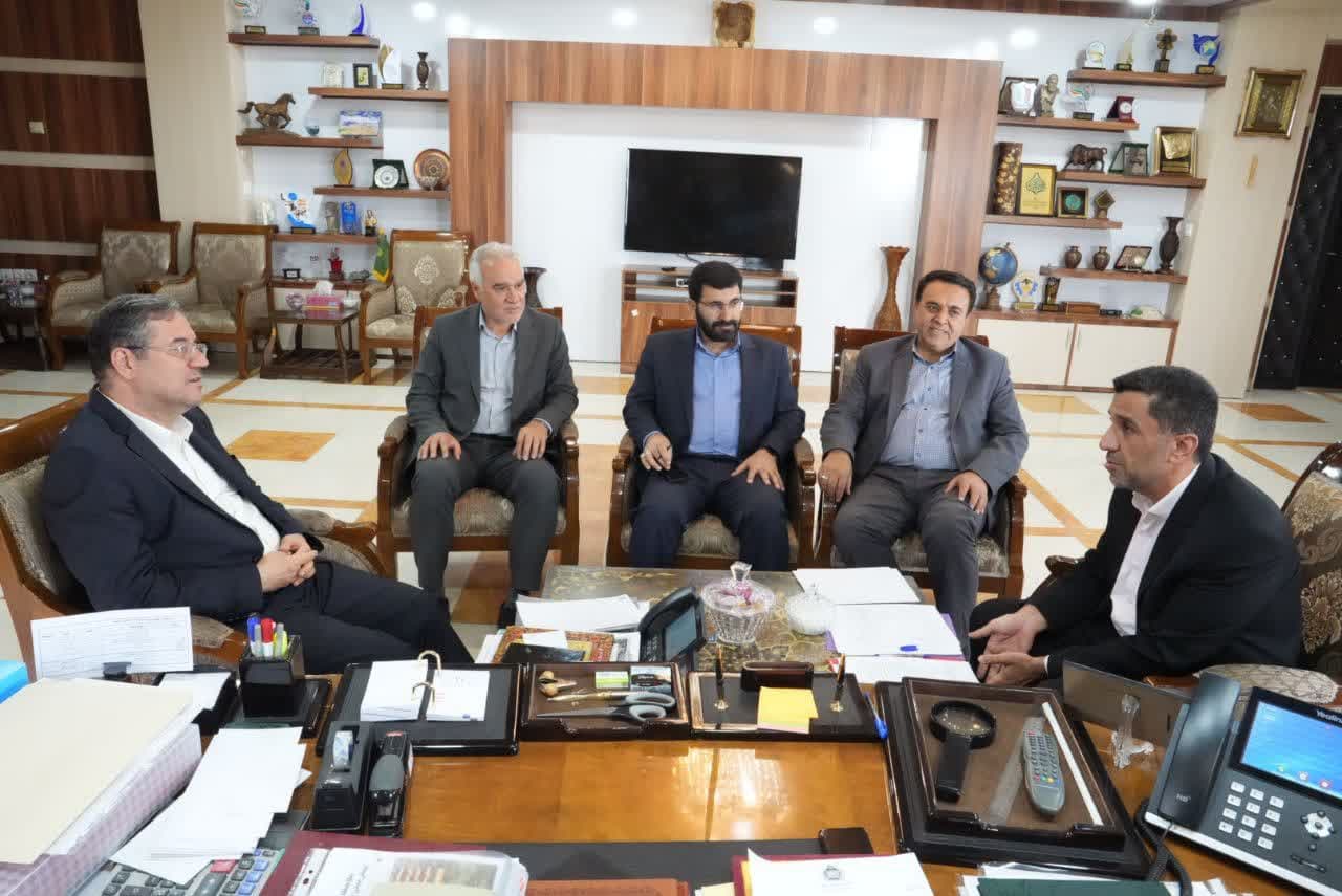 دیدار مدیرکل امور اقتصادی معاونت اجرایی نهاد ریاستجمهوری با استاندار آذربایجانغربی