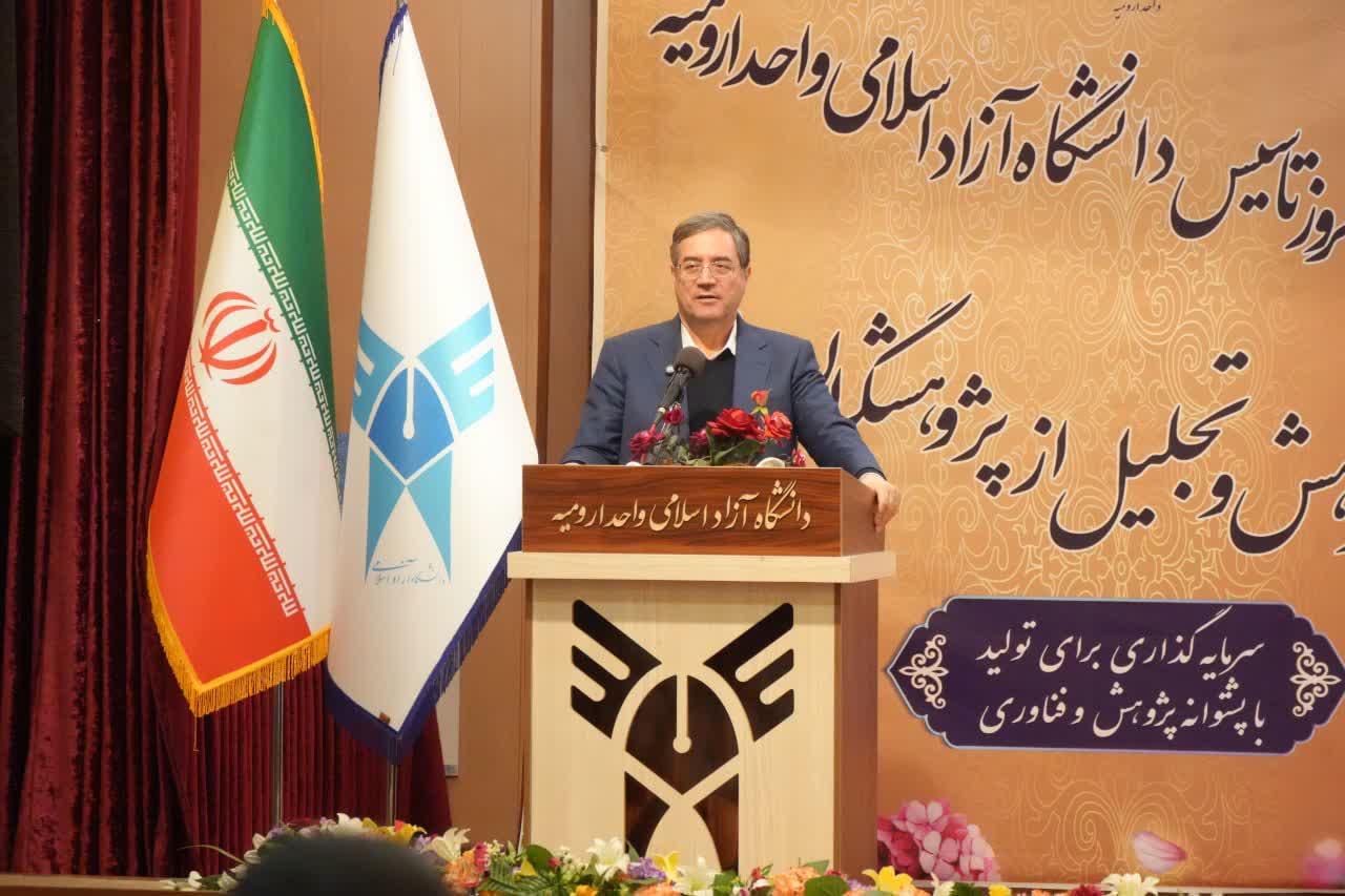 دانشگاه باید محور توسعه آذربایجان‌غربی باشد