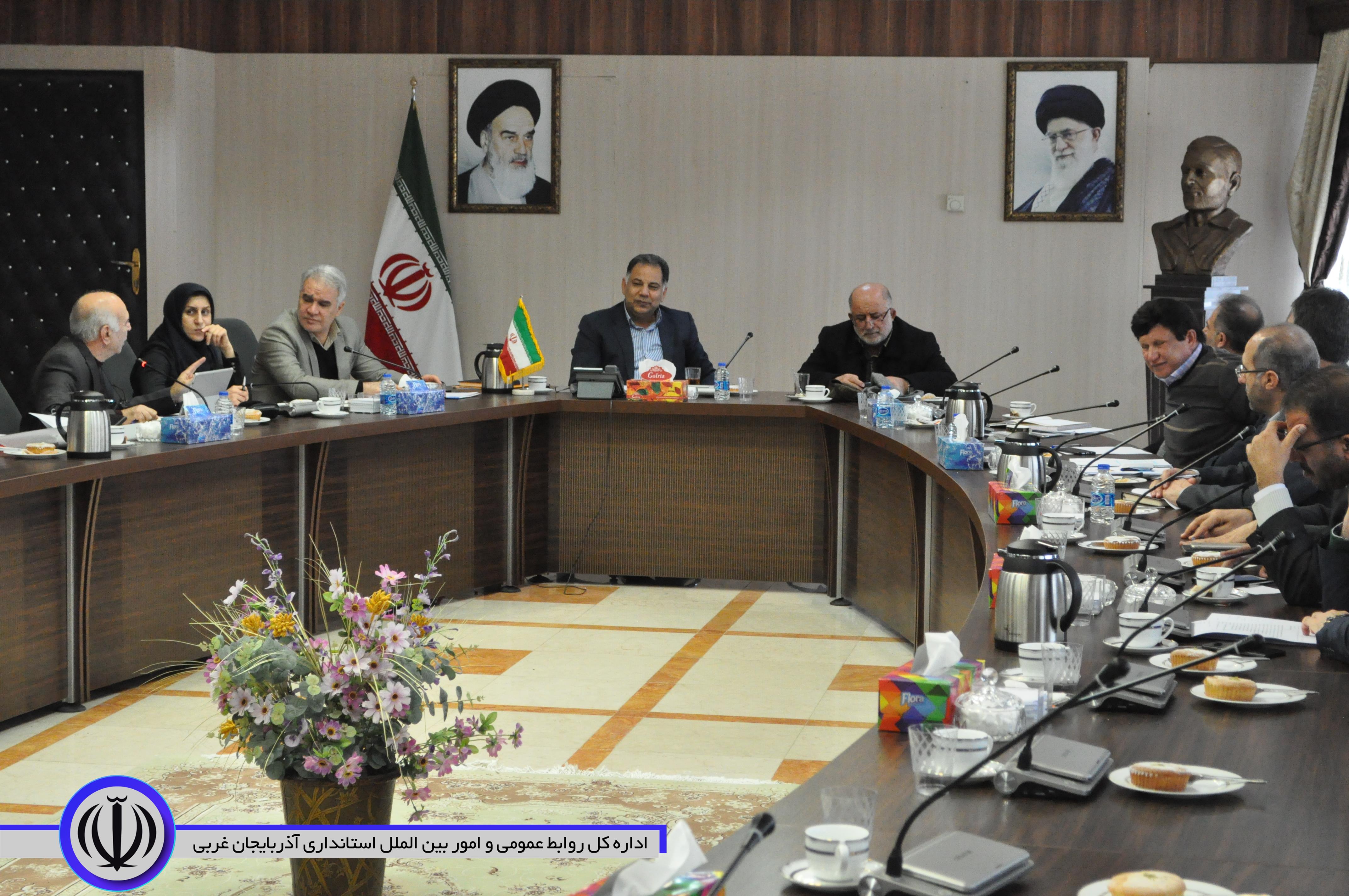 معاون استاندار: از سرمایه گذاران بخش معدن حمایت می کنیم