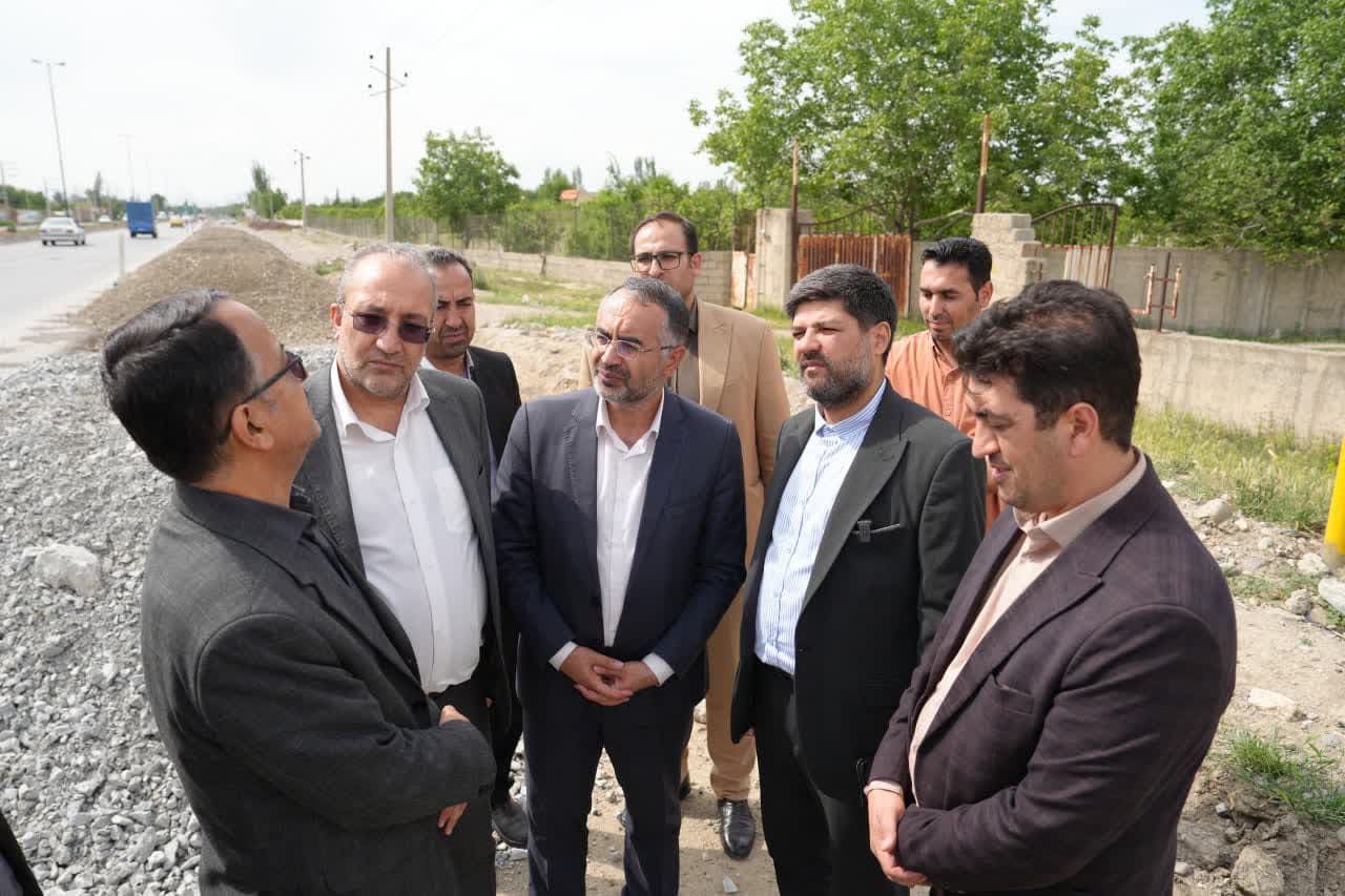 بازدید معاون هماهنگی امور عمرانی استاندار آذربایجان‌غربی از روند آسفالت و بهسازی محورهای شهید کلانتری، سنتو و گلمان شهر ارومیه