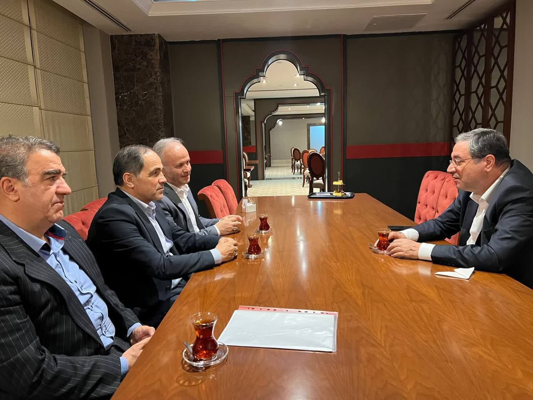 تأکید استاندار آذربایجانغربی بر توسعه شبکه پروازی استان