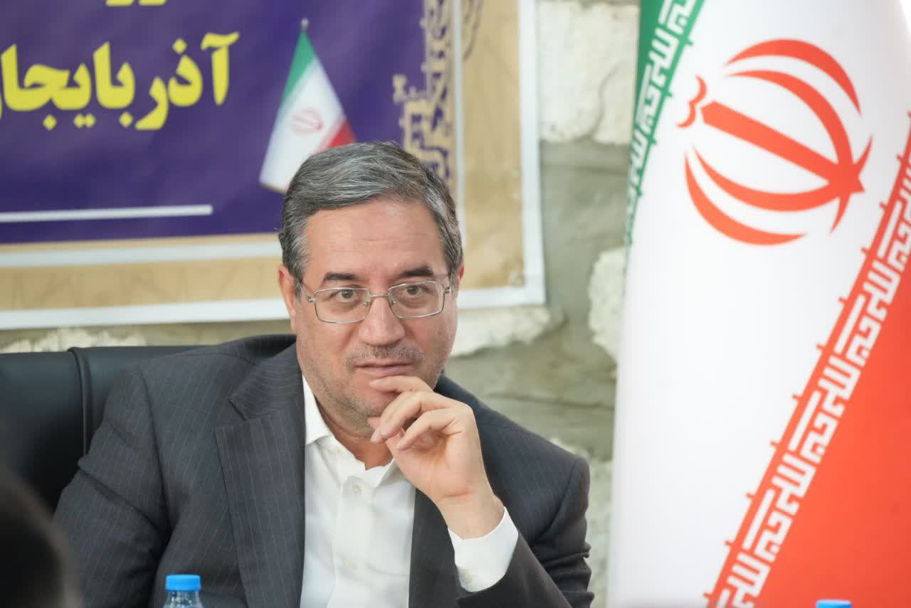 تاکید استاندار آذربایجانغربی بر مدیریت هوشمند ذخیرهسازی و رفع موانع تأمین نهادههای دامی