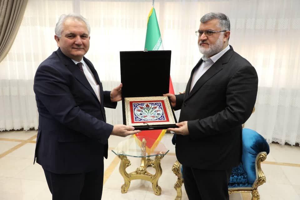 استاندار آذربایجان غربی: روابط بین جمهوری اسلامی ایران و ترکیه در حال توسعه است/ آذربایجان غربی و استانهای مرزی ترکیه می توانند در تحقق اهداف توسعه ای دو کشور نقش جدی ایفا کنند/
