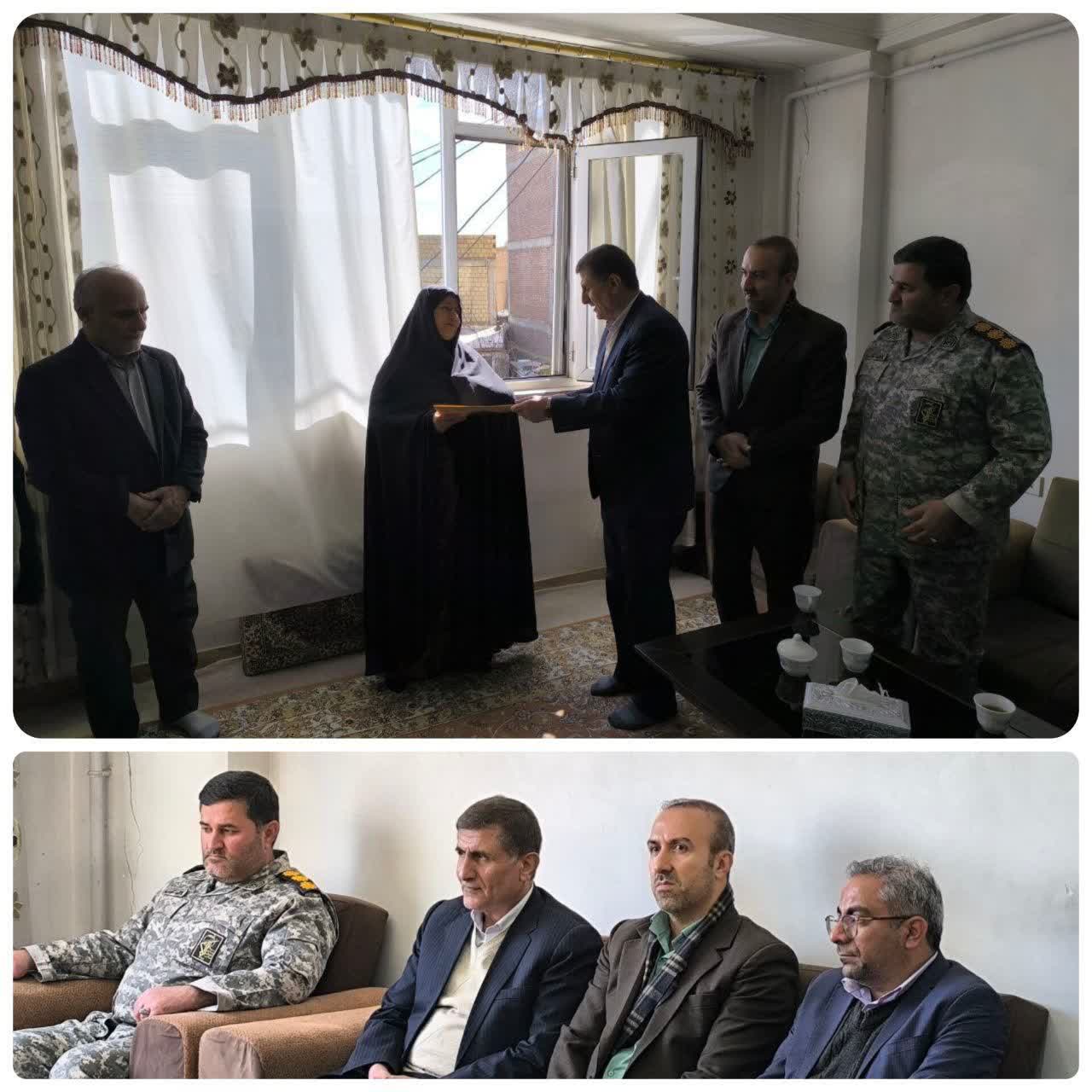 دیدار معاون استاندار آذربایجان‌غربی با خانواده معزز شهید شجاعی