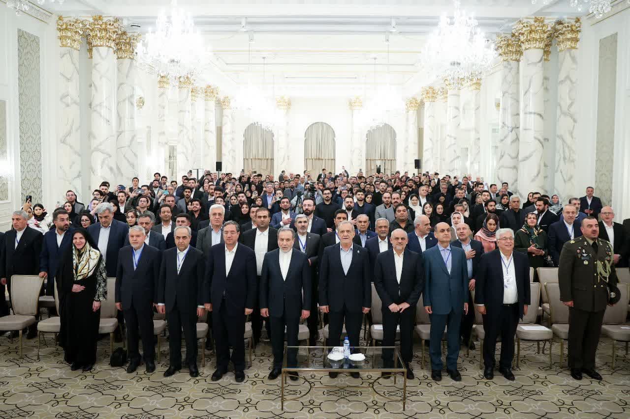 آلبوم تصویری / دیدار رئیس‌جمهور پزشکیان با ایرانیان مقیم جمهوری آذربایجان
