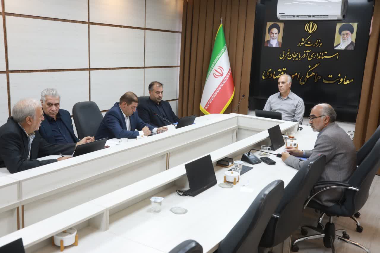 برگزاری جلسه بررسی تامین سوخت واحدهای پرورش مرغ آذربایجانغربی