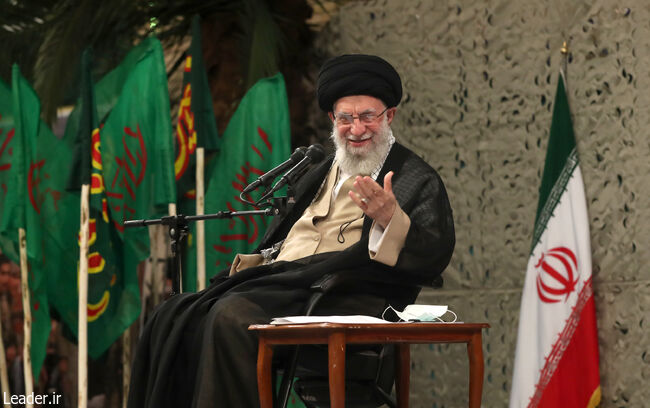 دفاع مقدس نشان داد جوانان می توانند همه مشکلات را حل کنند