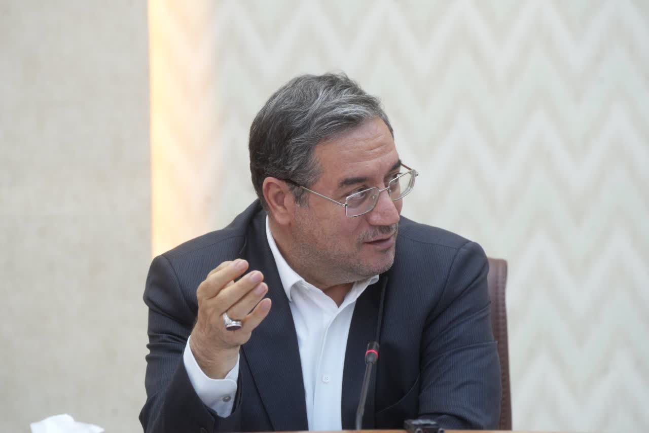 سرمایه گذاران حسابهای بانکی را به آذربایجانغربی انتقال دهند