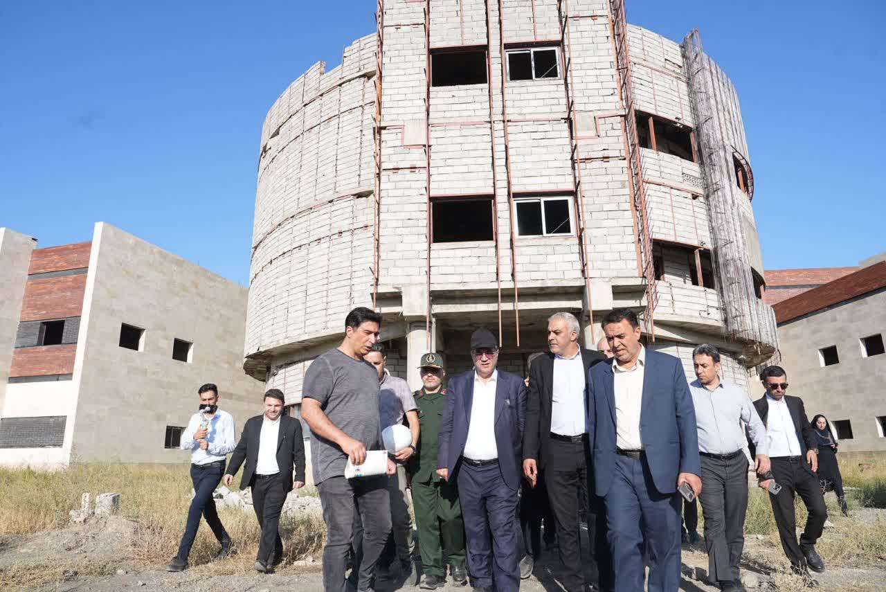 دستور استاندار آذربایجانغربی برای رفع موانع احداث بیمارستان سلماس + تصاویر