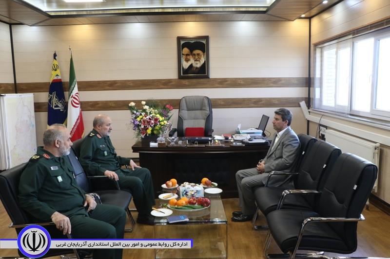 دیدار محمدمهدی شهریاری استاندار آذربایجان غربی با سردار اوصانلو فرمانده قرارگاه حمزه سیدالشهدا(ع)