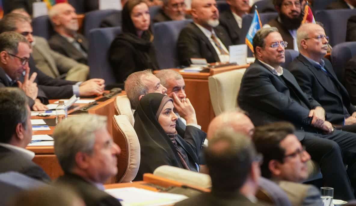 برگزاری همایش فرصت‌های سرمایه‌گذاری راه‌گذرهای ریلی و جاده‌ای + تصاویر