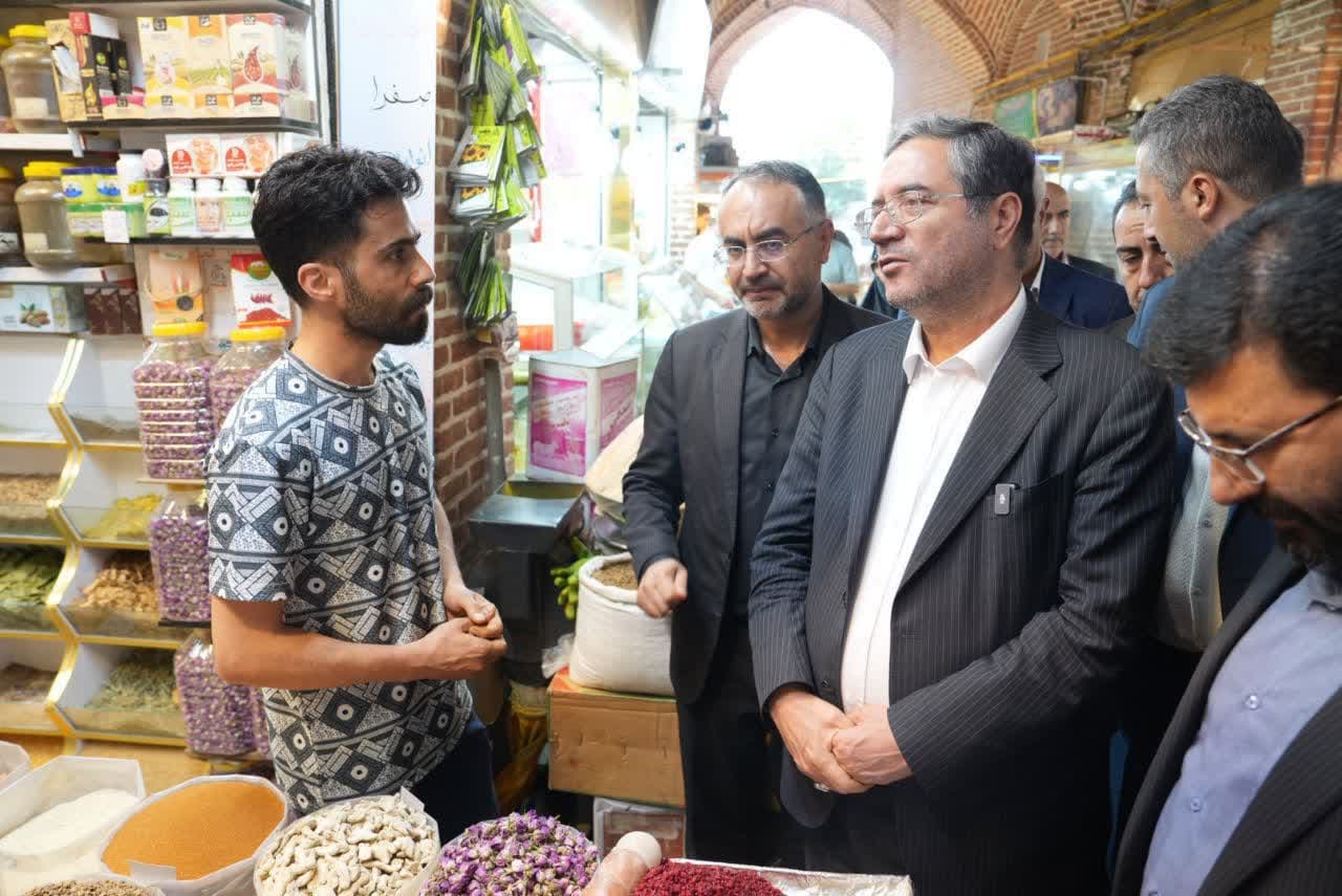 بازدید سرزده استاندار آذربایجانغربی از بازار ارومیه