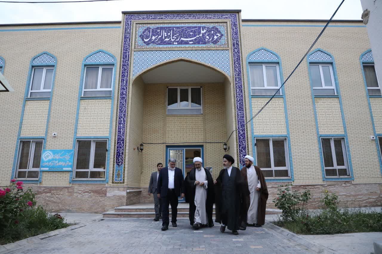 آلبوم تصویری / بازدید استاندار آذربایجان‌غربی از حوزه علمیه ریحانه الرسول