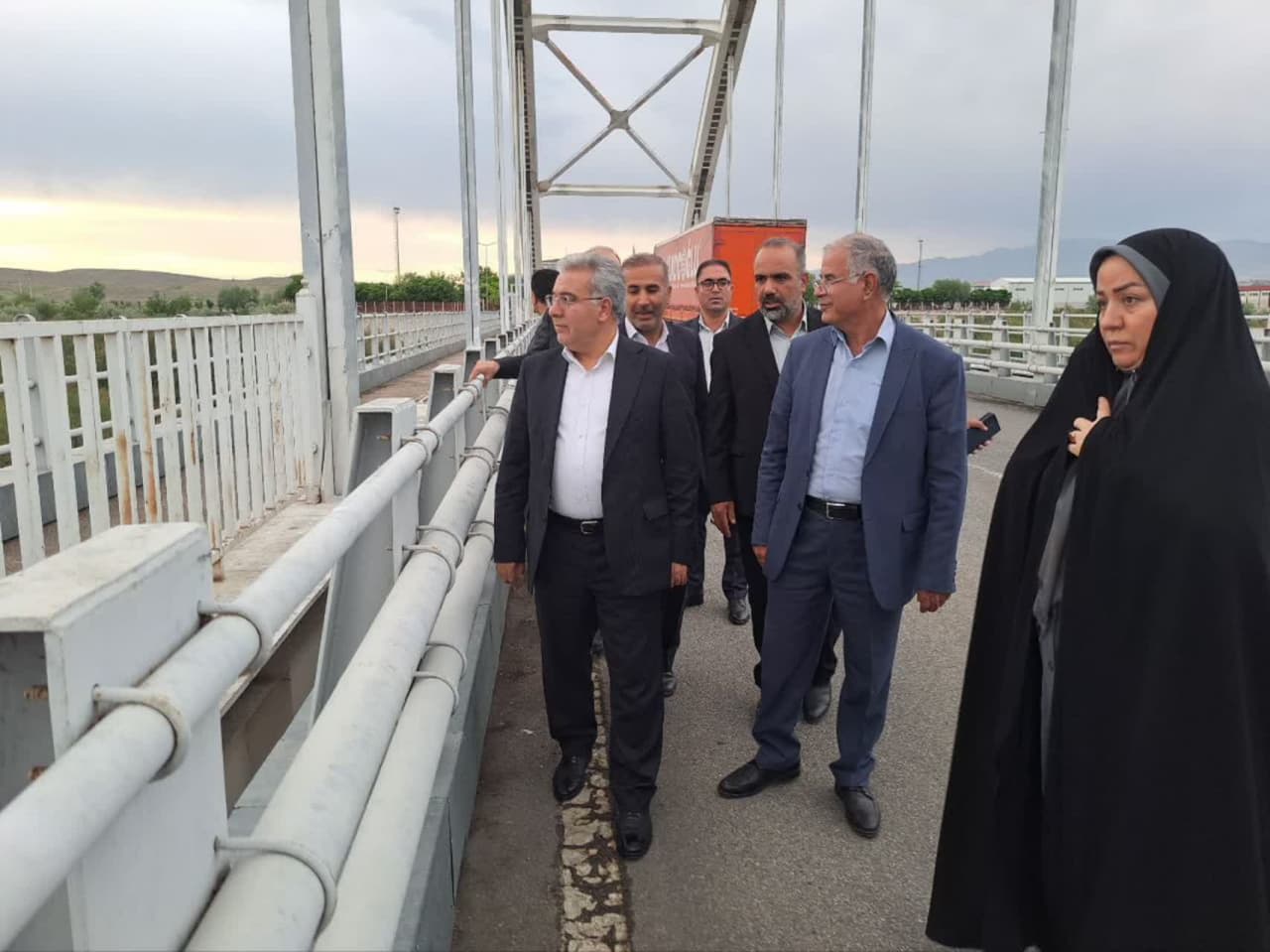بازدید معاون سیاسی و اجتماعی استاندار آذربایجان‌غربی از پایانه مرزی و پل دوستی گمرک پلدشت + تصاویر