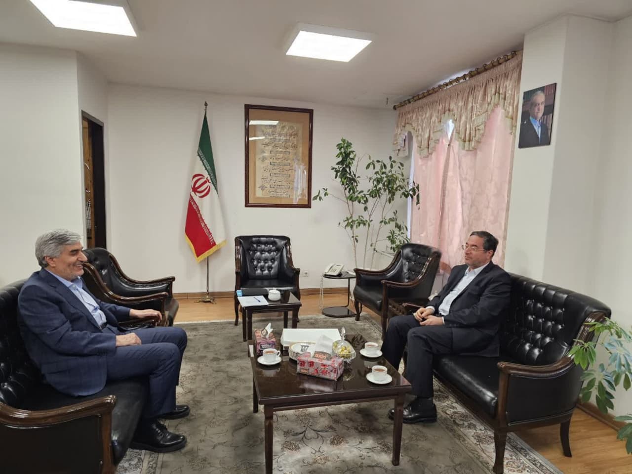 دیدار استاندار آذربایجانغربی با دستیار رئیسجمهور