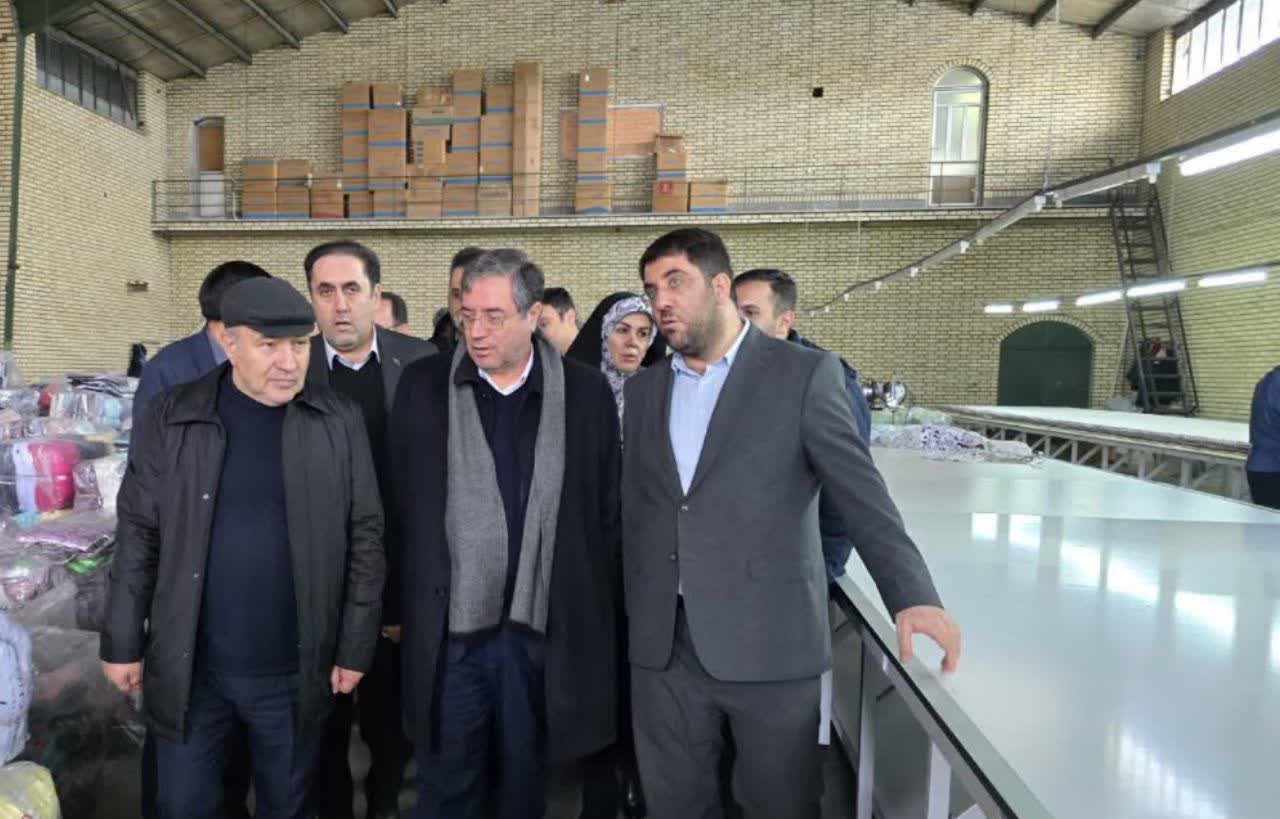 بازدید استاندار آذربایجان‌غربی از واحد تولیدی گونش کتان در ماکو