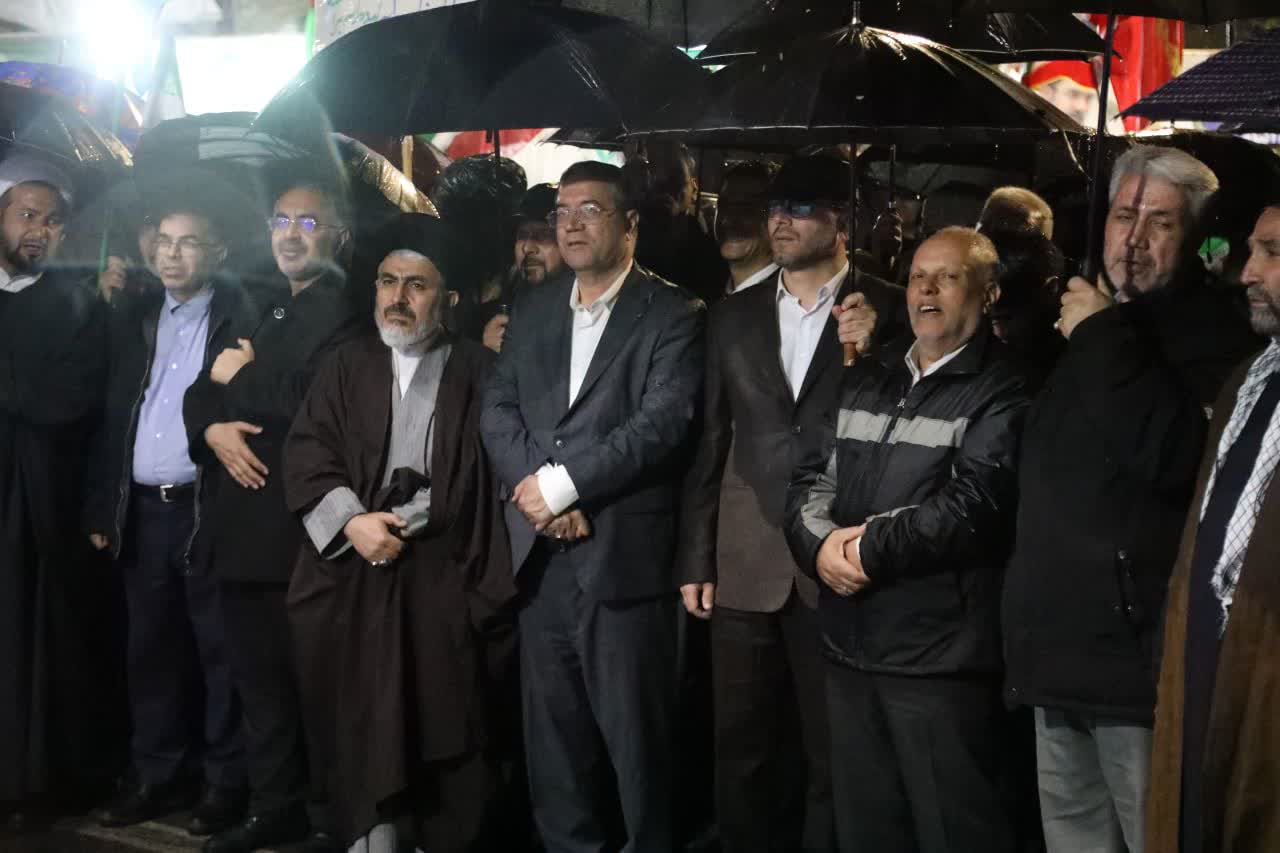 حضور استاندار آذربایجان‌غربی در میزهای خدمت شبانه ارومیه + تصاویر