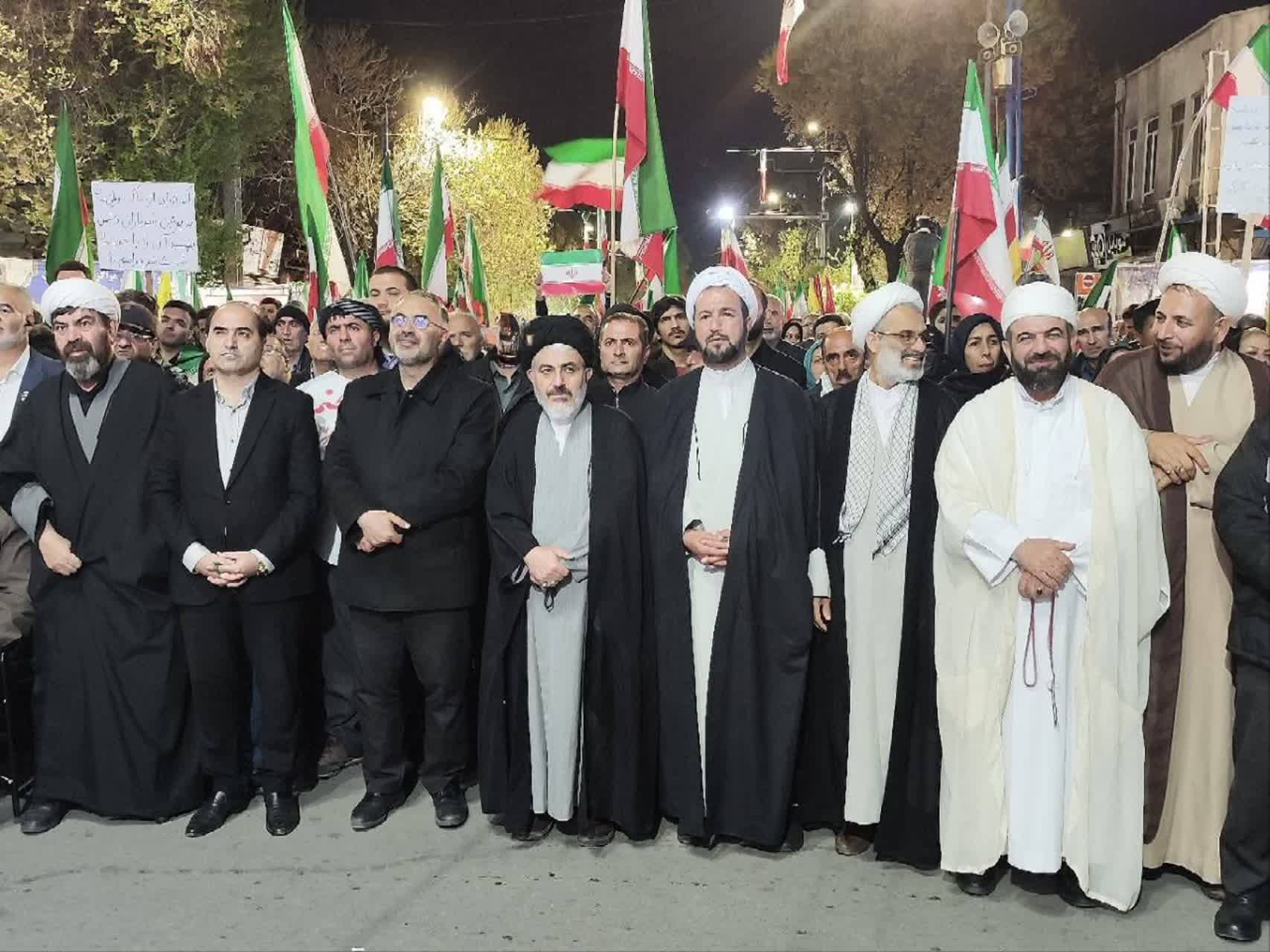 اتحاد، ایستادگی، ولایتمداری و مقاومت پیام مردم ارومیه به جنگ روانی و عملیات رسانه ای دشمنان متجاوز