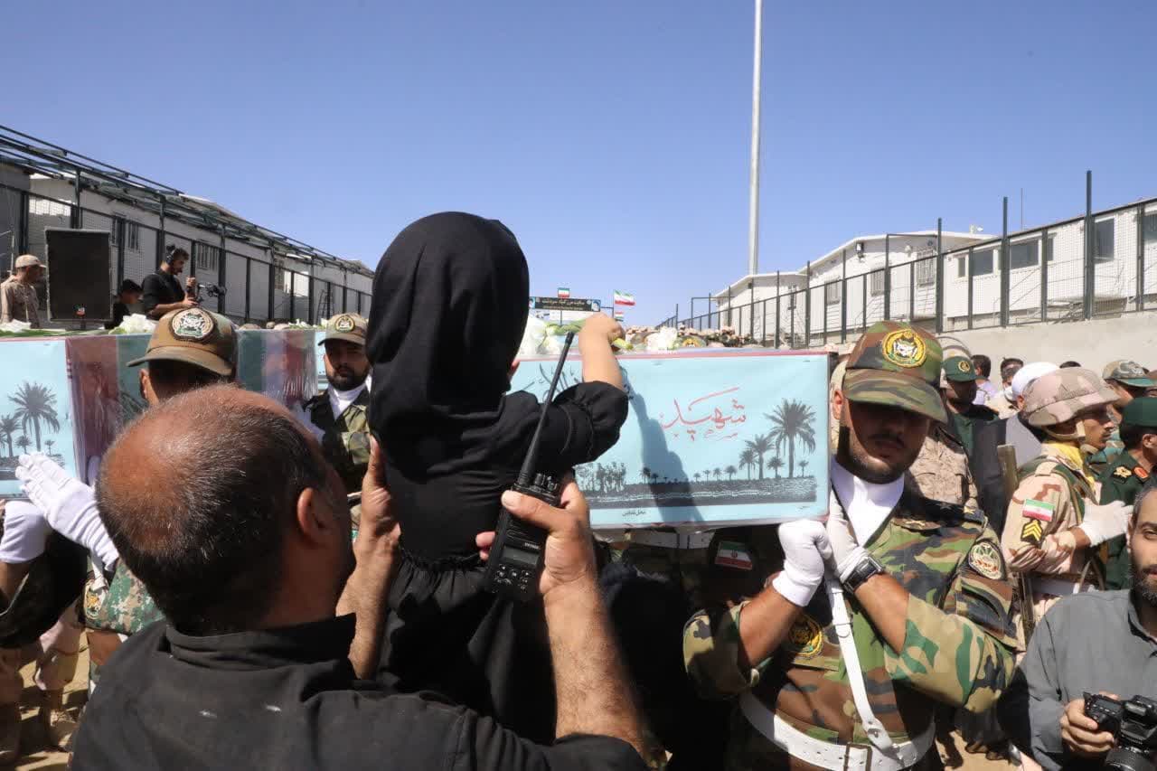 آلبوم تصویری / برگزاری آیین استقبال از پیکر مطهر شهدای تازه تفحص شده دفاع مقدس در مرز کیله سردشت