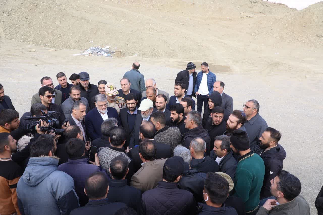 بازدید دبیر شورای عالی هماهنگی اقتصادی سران قوا و استاندار آذربایجانغربی از پایانه مرزی سرو + تصاویر