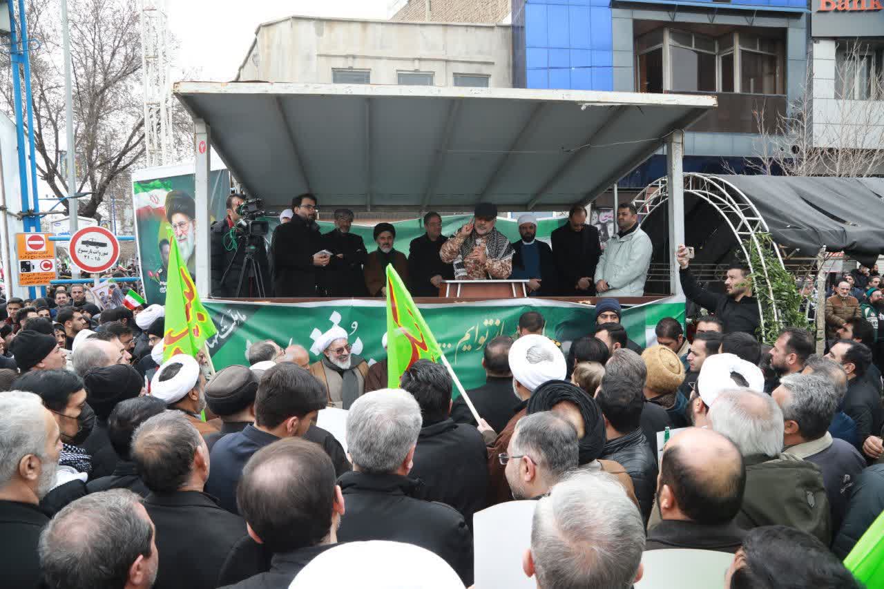 برگزاری اجتماع میثاق با امام شهید امت و بیعت با رهبر منتخب خبرگان ملت در ارومیه + تصاویر