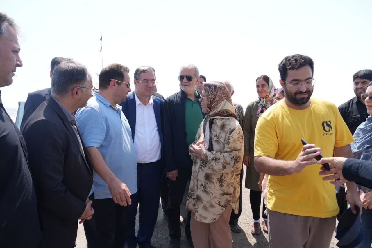 بازدید رئیسجمهور از دریاچه ارومیه + تصاویر