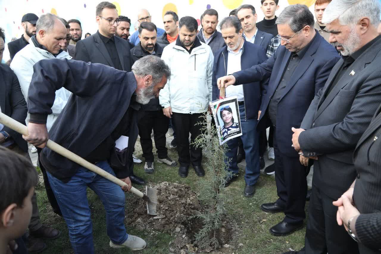 آلبوم تصویری / برگزاری آیین افتتاح پروژه بوستان محله‌ای شهیده رها حیدری در ارومیه