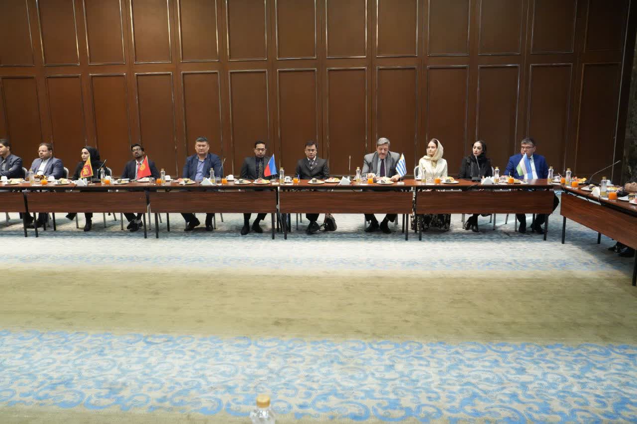 برگزاری نشست مشترک استاندار آذربایجانغربی با سفرای ازبکستان، اروگوئه، سریلانکا، فیلیپین و قرقیزستان
