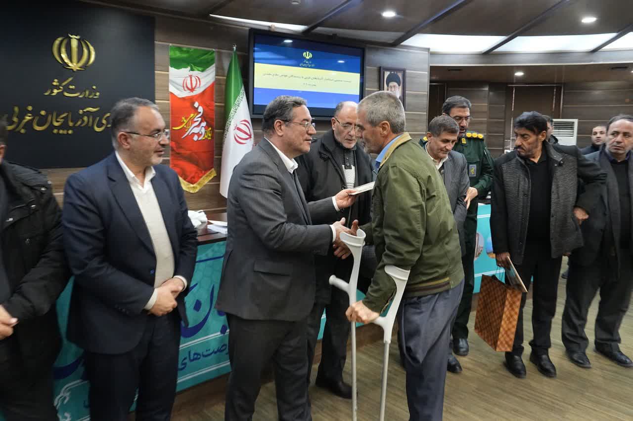 برگزاری نشست صمیمی استاندار آذربایجان‌غربی با رزمندگان غواص دفاع مقدس + تصاویر