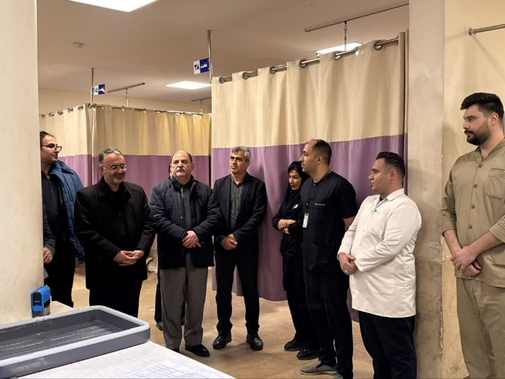 حضور معاون استاندار آذربایجان‌غربی در مرکز آموزشی و درمانی امام خمینی(ره) و تجلیل از تلاشگران عرصه سلامت و درمان