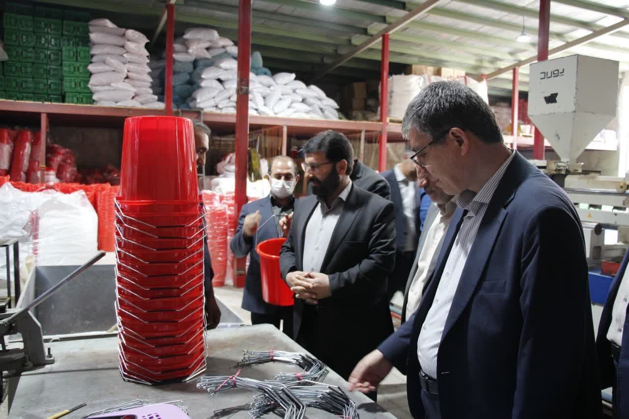 بازدید معاون هماهنگی امور اقتصادی استاندار آذربایجان غربی از دو شرکت تولیدی و صنعتی در ارومیه + تصاویر