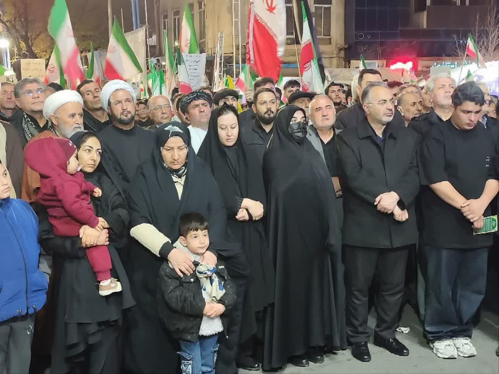 برگزاری آیین تشییع پیکر شهید سرتیپ پاسدار مکرم عظیمی با حضور گسترده مردم