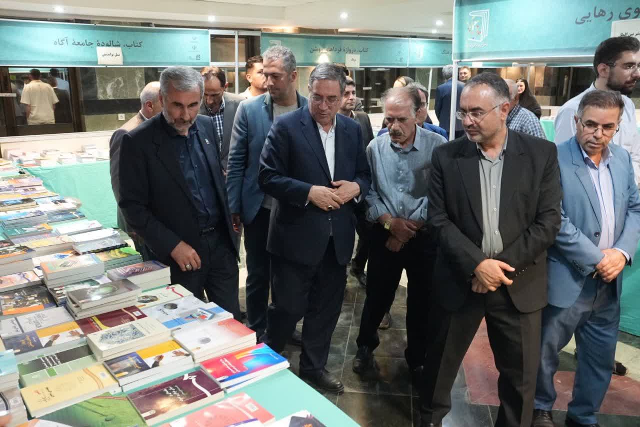بازدید استاندار آذربایجانغربی از نمایشگاه سراسری کتاب ارومیه + تصاویر