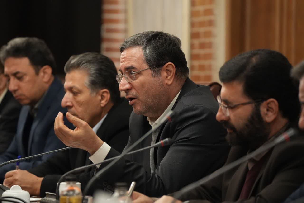 برگزاری نشست مشترک دبیر شورایعالی مناطق آزاد تجاری، صنعتی و ویژه اقتصادی کشور با استاندار آذربایجانغربی + تصاویر