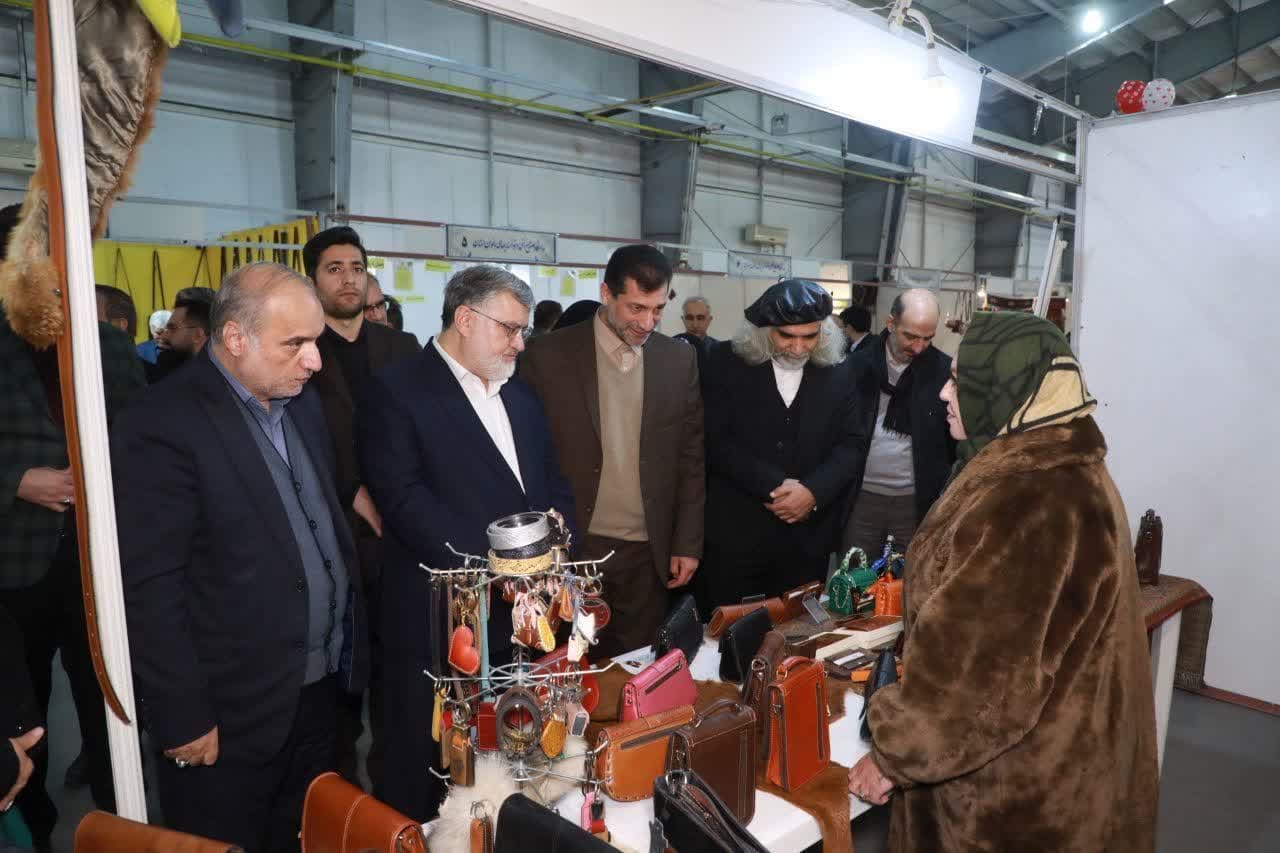 آلبوم تصویری / بازدید استاندار آذربایجانغربی از نمایشگاه صنایعدستی، سوغات و توانمندیهای بانوان استان