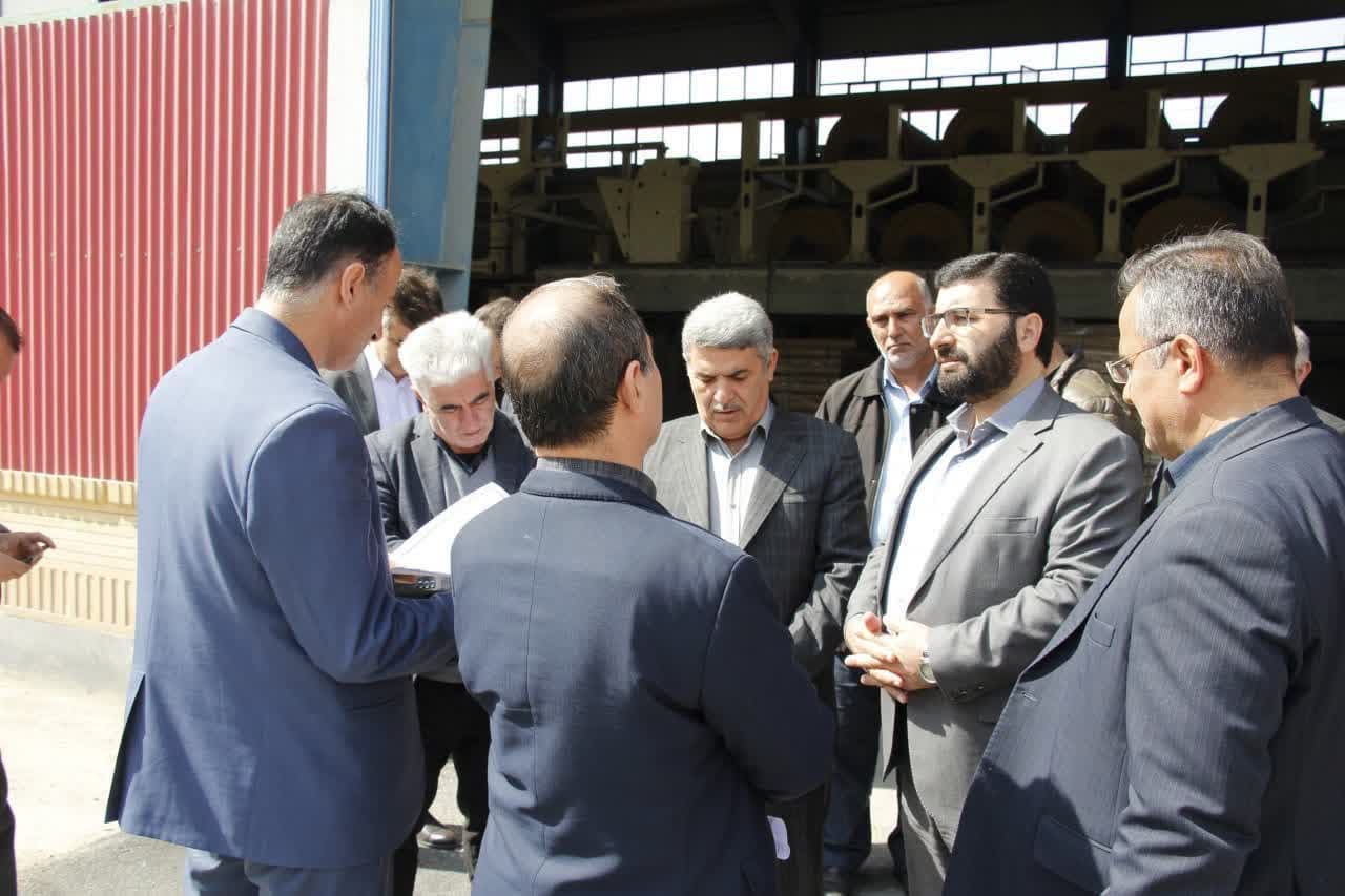 بازدید معاون هماهنگی امور اقتصادی استاندار آذربایجان غربی از دو شرکت تولیدی و صنعتی در ارومیه