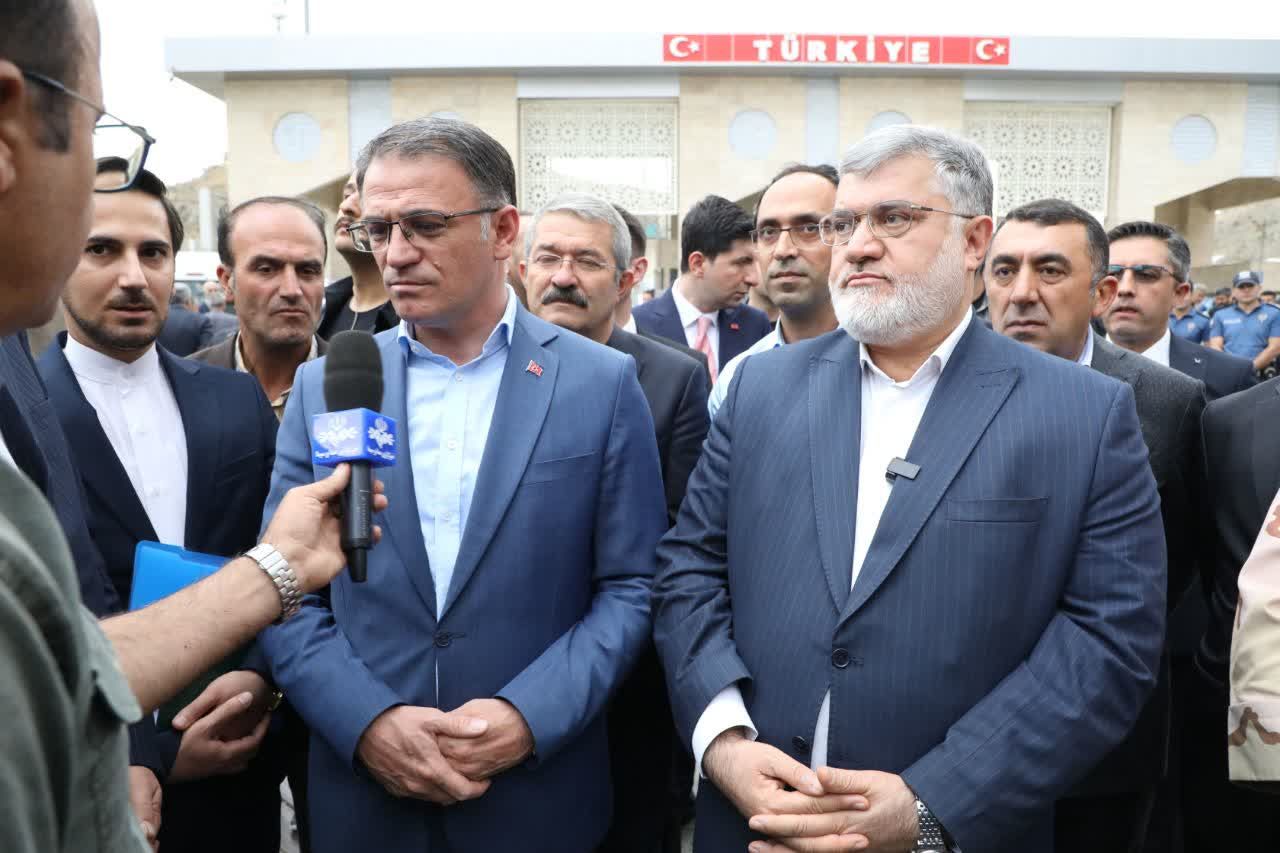 جانشین کمسیون مشترک همکاری های اقتصادی ایران و ترکیه و استاندار آذربایجان غربی وارد ترکیه شد + تصاویر