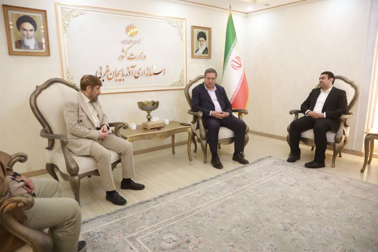 دیدار رئیس ستاد آبادانی و پیشرفت 4040 منظومه روستایی کشور با استاندار آذربایجانغربی + تصاویر