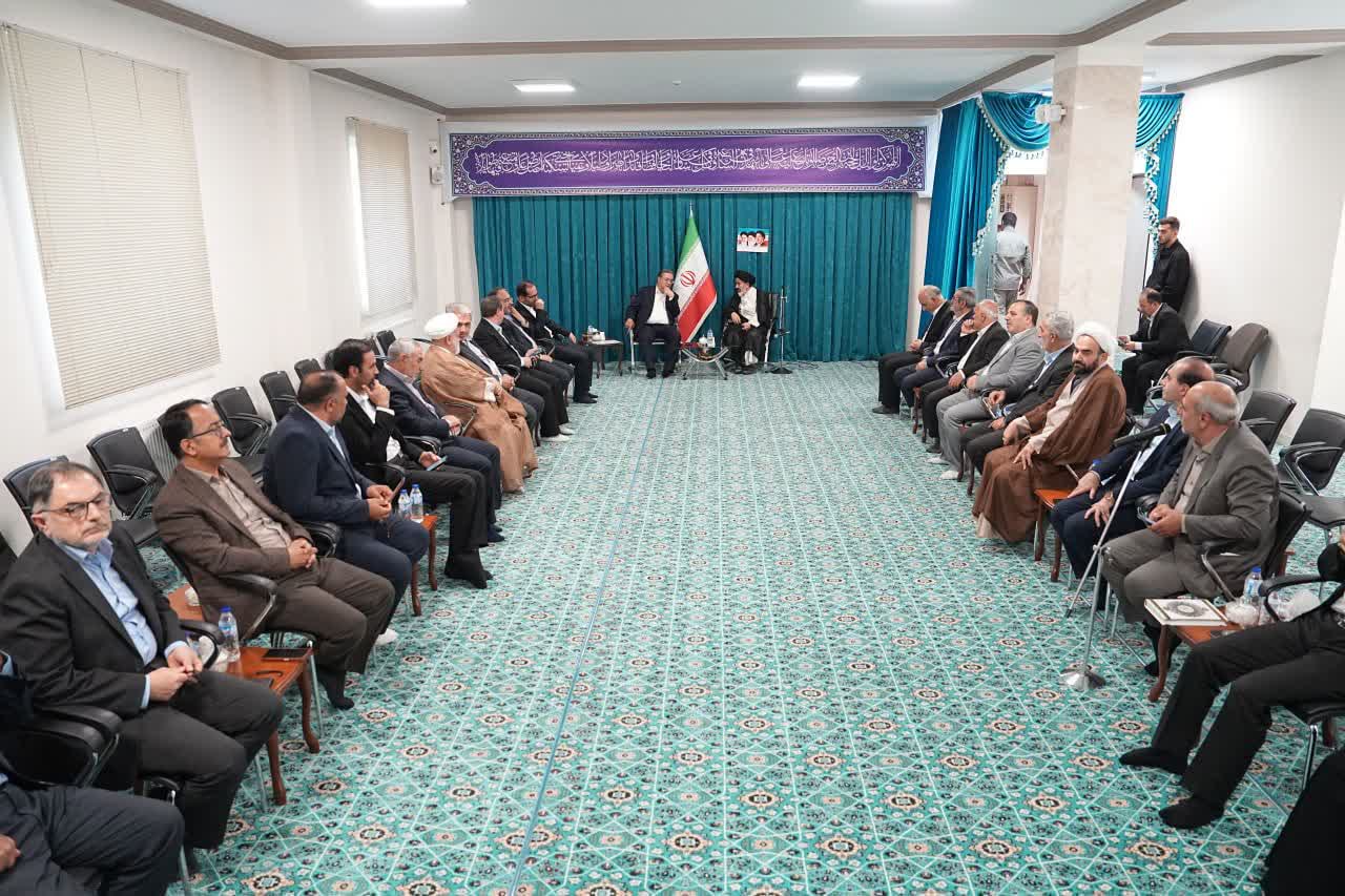 دیدار مدیران استانداری آذربایجان‌غربی با نماینده ولی‌فقیه در استان به مناسبت هفته دولت + تصاویر