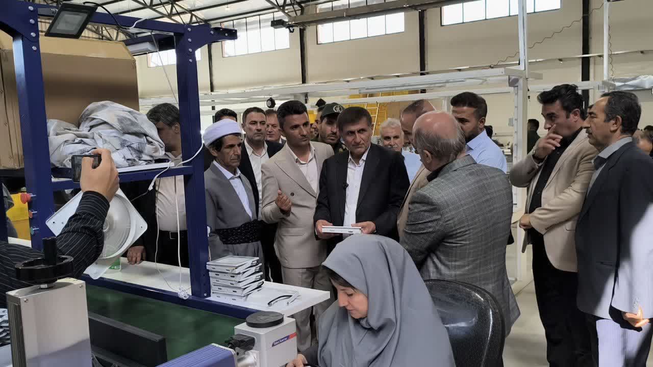 افتتاح پروژه سرمایهگذاری ساخت و مونتاژ انواع لامپ و پنلهای روشنایی + تصاویر