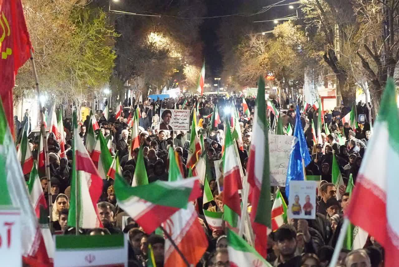 آلبوم تصویری / تداوم تجمعات شبانه مردم ارومیه