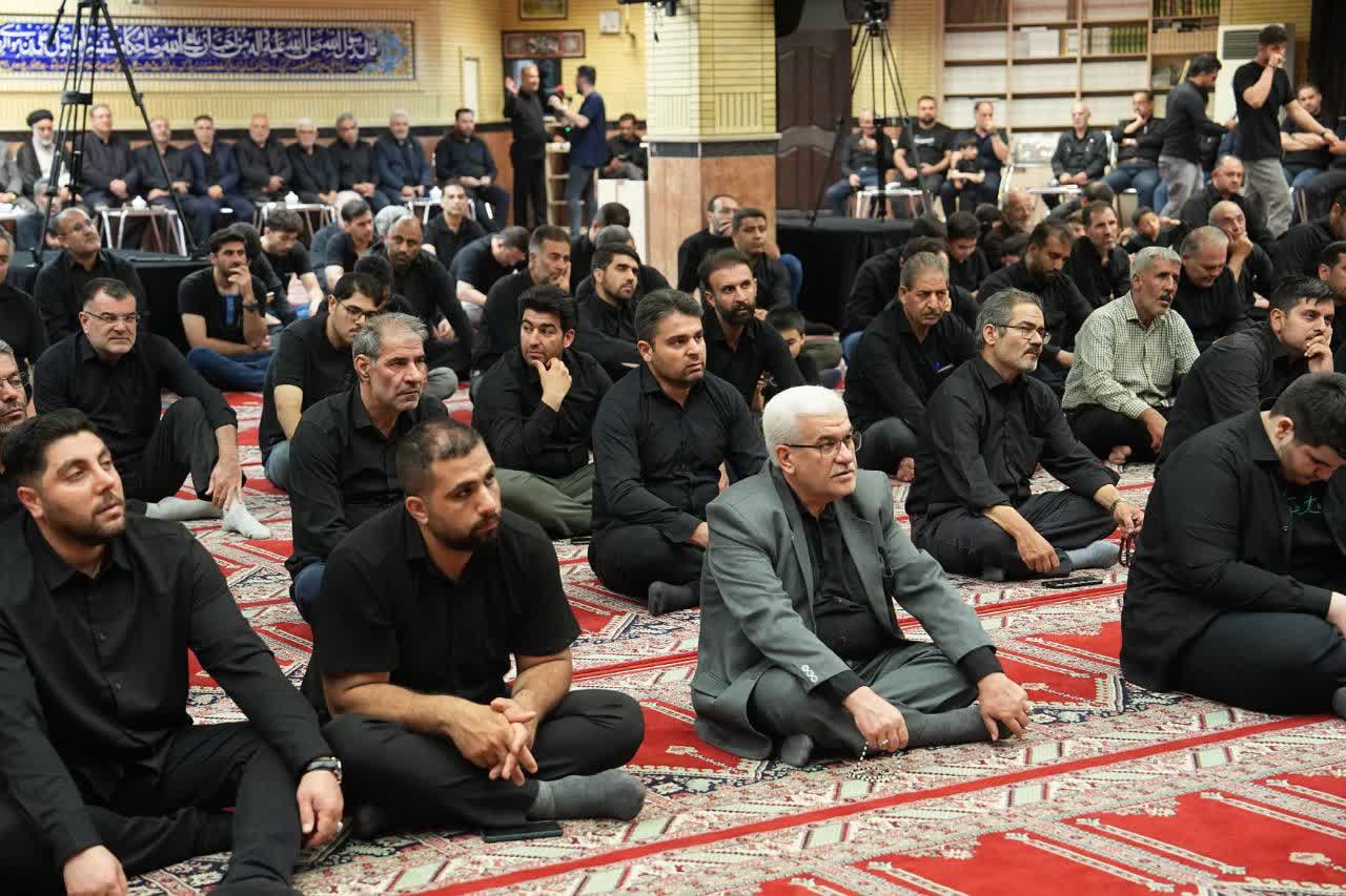 حضور استاندار آذربایجانغربی در آیین عزاداری حسینیه اعظم حضرت علی بن موسیالرضا (ع) ارومیه + تصاویر