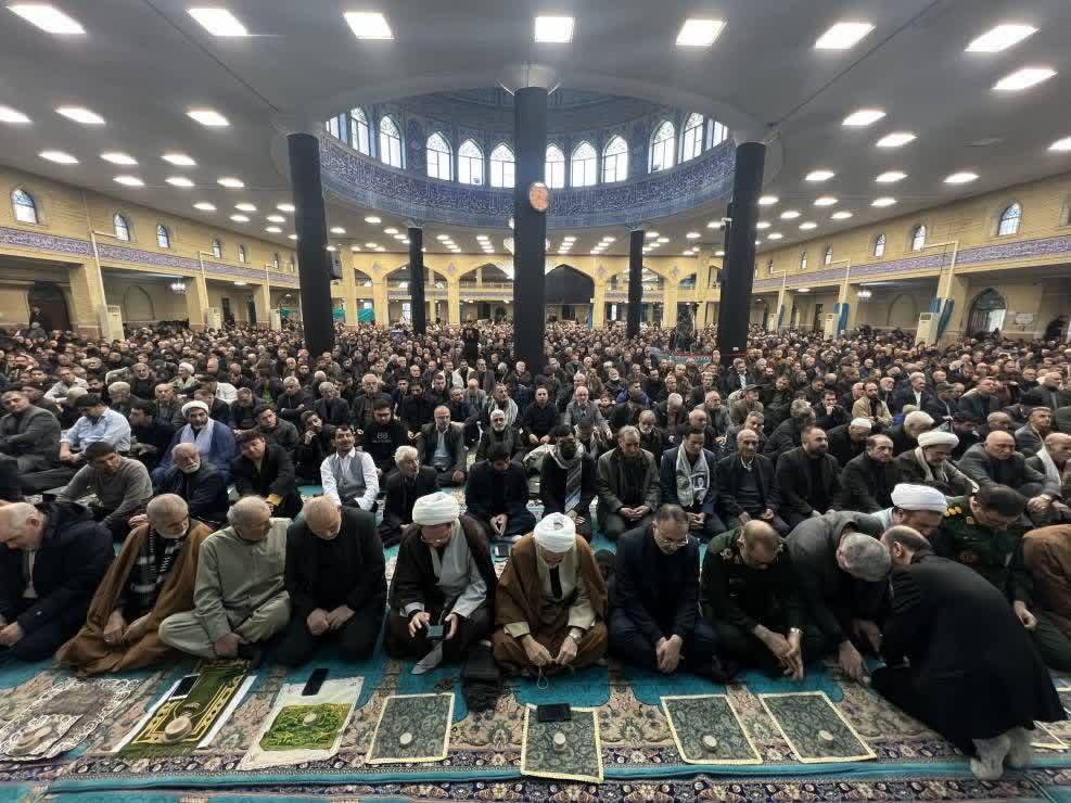 برگزاری نماز باشکوه عید سعید فطر با حضور مردم و مسئولان در ارومیه + تصاویر